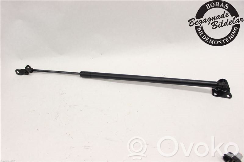 Ford Kuga II Tailgate strut 