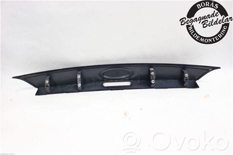 Tailgate trim   1801898
