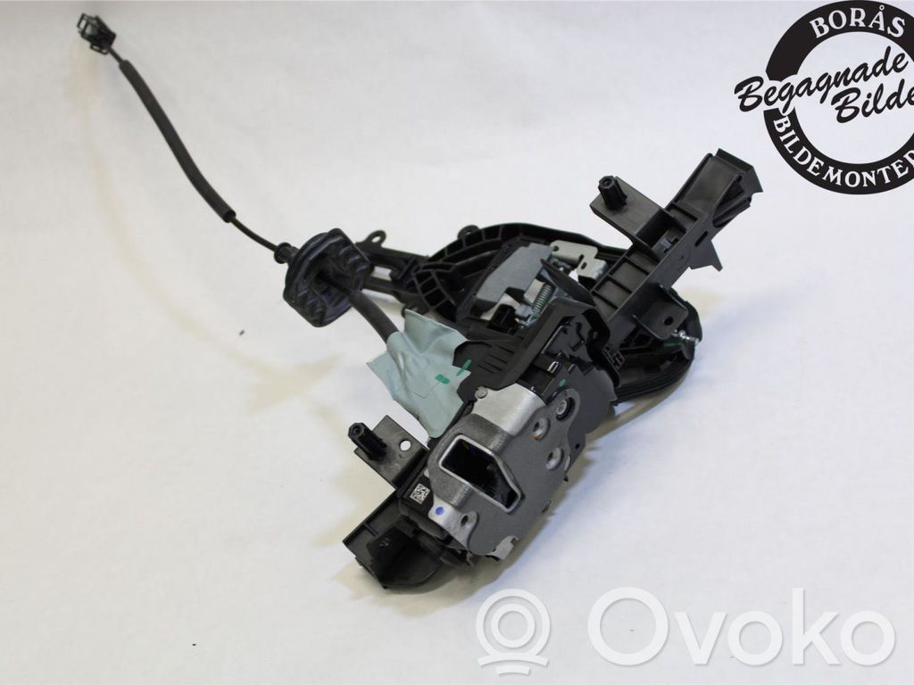 Front door lock   2366908