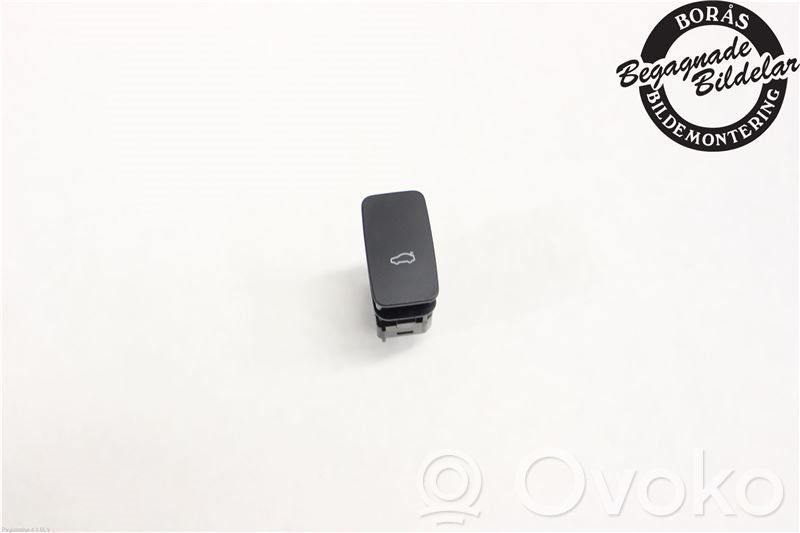 Ford Focus Tailgate/boot open switch button 