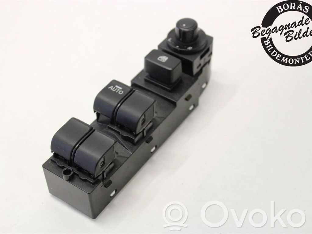 Mazda 3 III Electric window control switch 