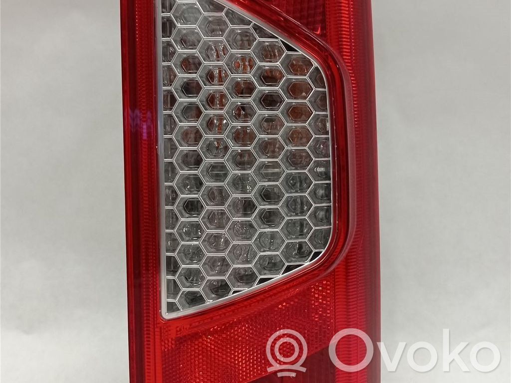 Ford Transit -  Tourneo Connect Aizmugurējais lukturis virsbūvē 