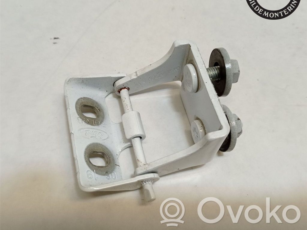 Ford Focus Tailgate/trunk/boot hinge 
