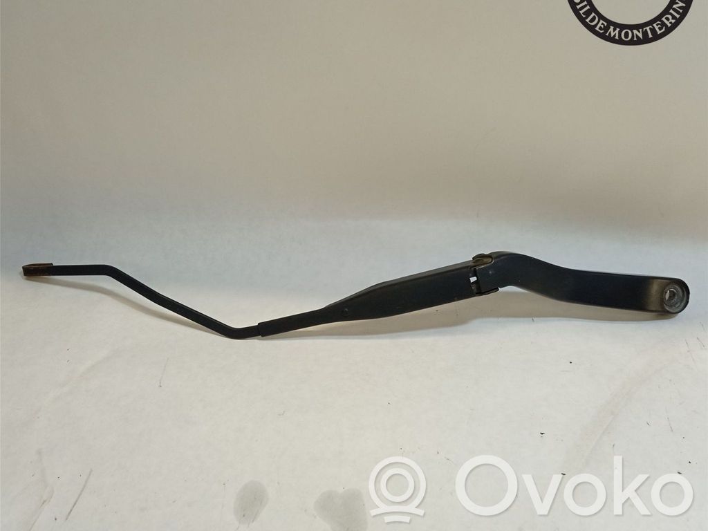 Dodge RAM Front wiper blade arm 