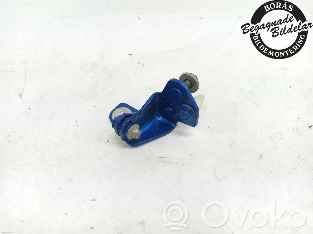 Ford Puma Front door upper hinge 