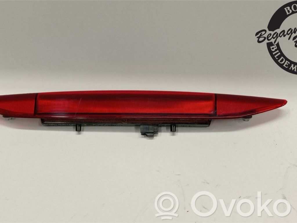 Subaru Outback Third/center stoplight 