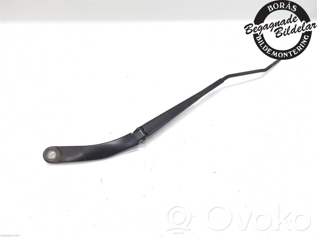 Renault Captur Front wiper blade arm 