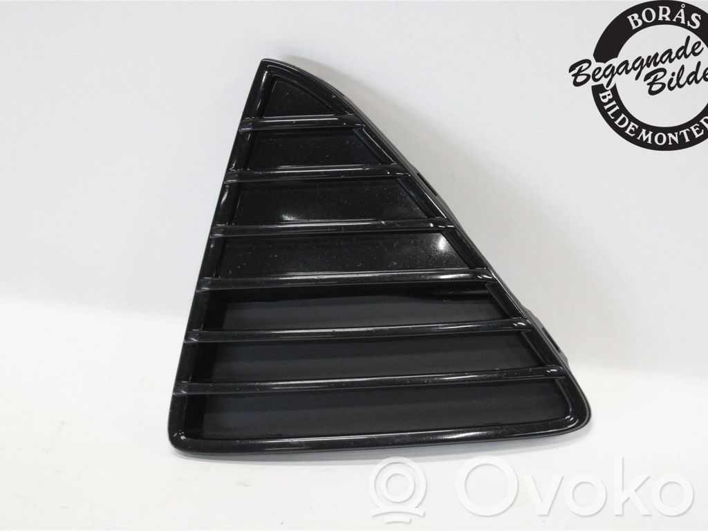 Ford Focus Front bumper lower grill 