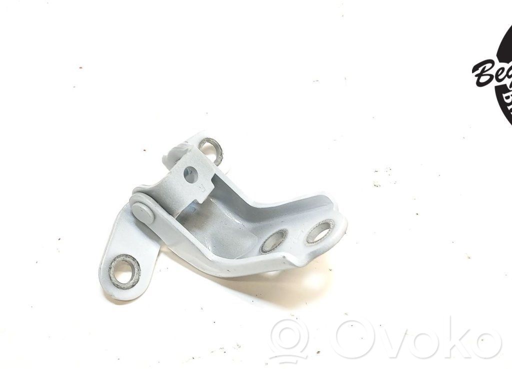 KIA Sportage Front door lower hinge 