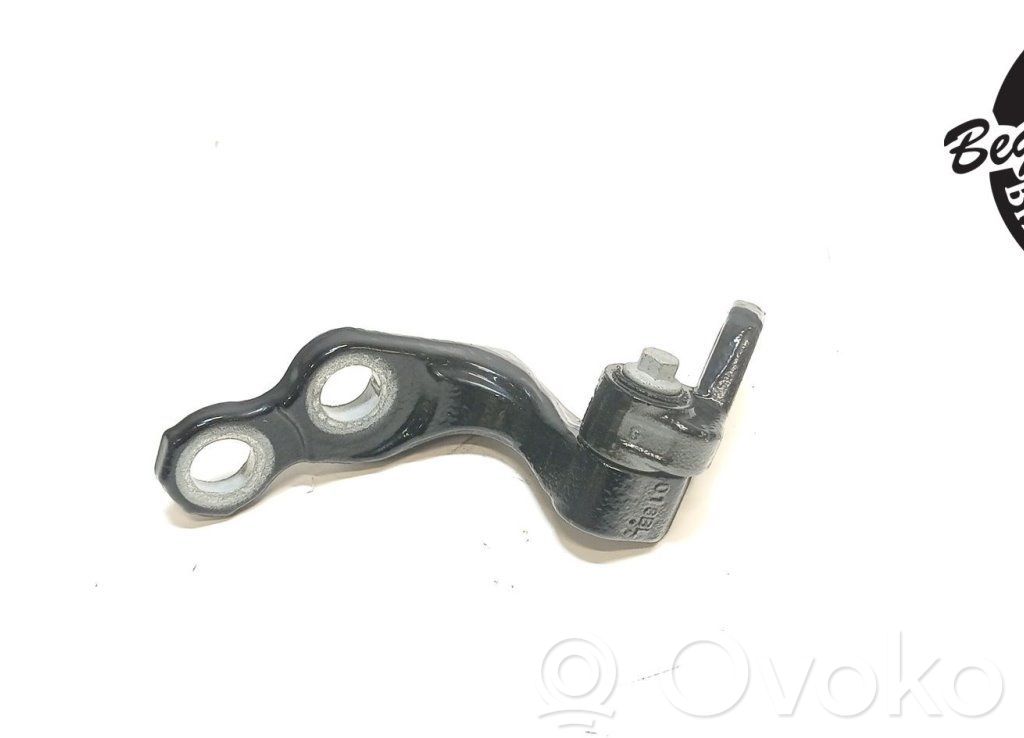 Ford Focus Bisagra inferior de la puerta trasera 