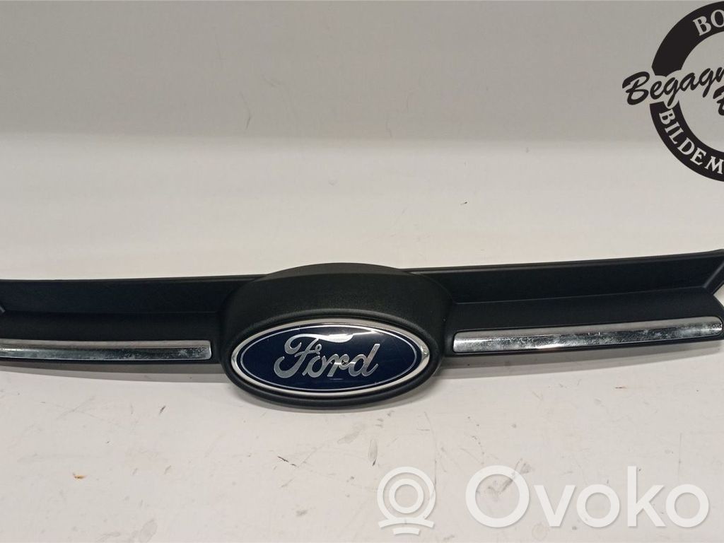 Front bumper lower grill   2048467