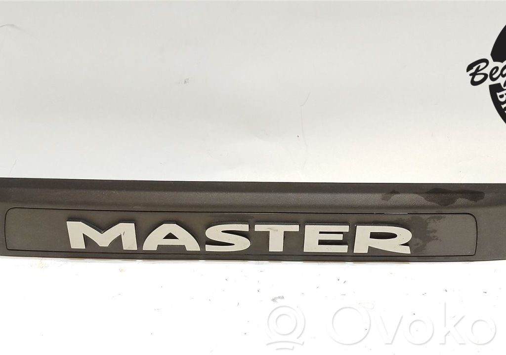 Renault Master III Tailgate trim 