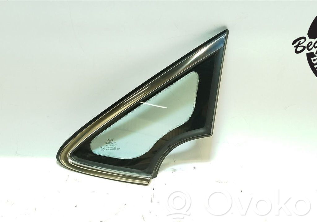 KIA Ceed Front triangle window/glass 