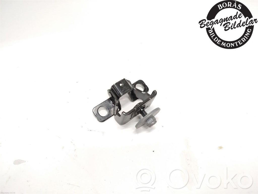 Tailgate/trunk/boot hinge   9843671480
