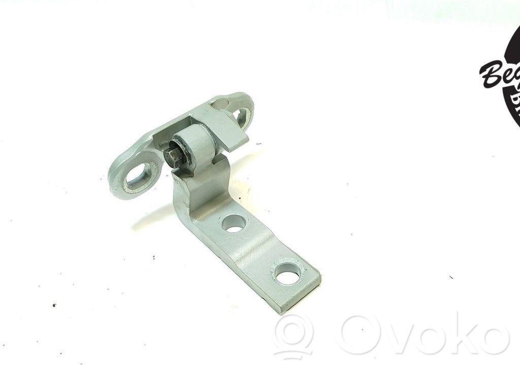 Volvo V40 Front door upper hinge 