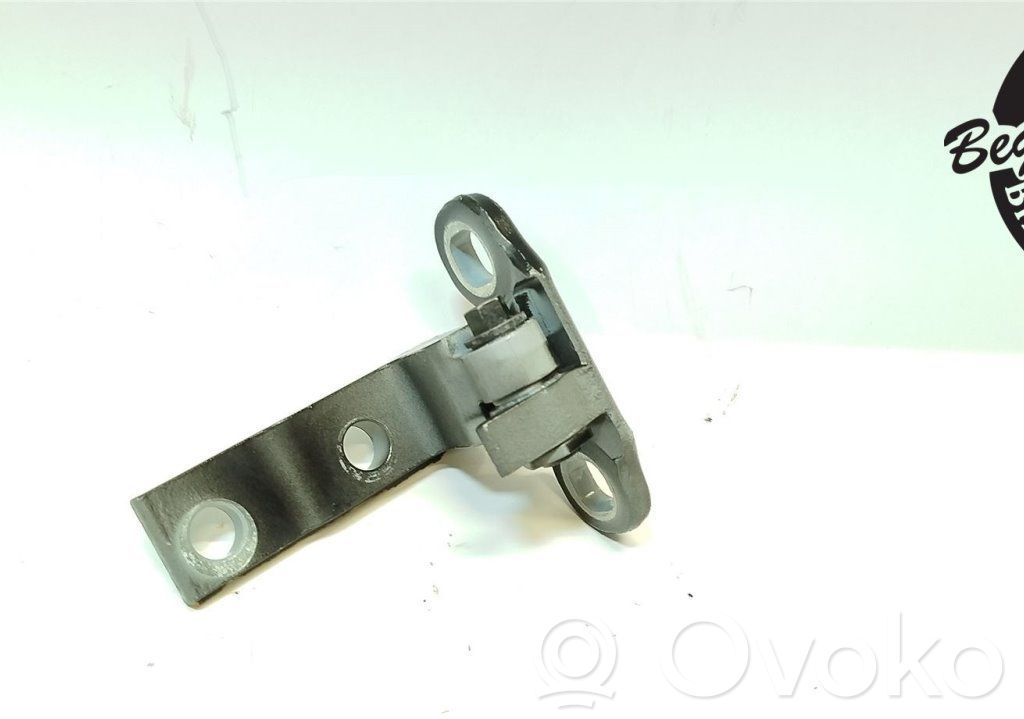 Volvo V40 Front door upper hinge 