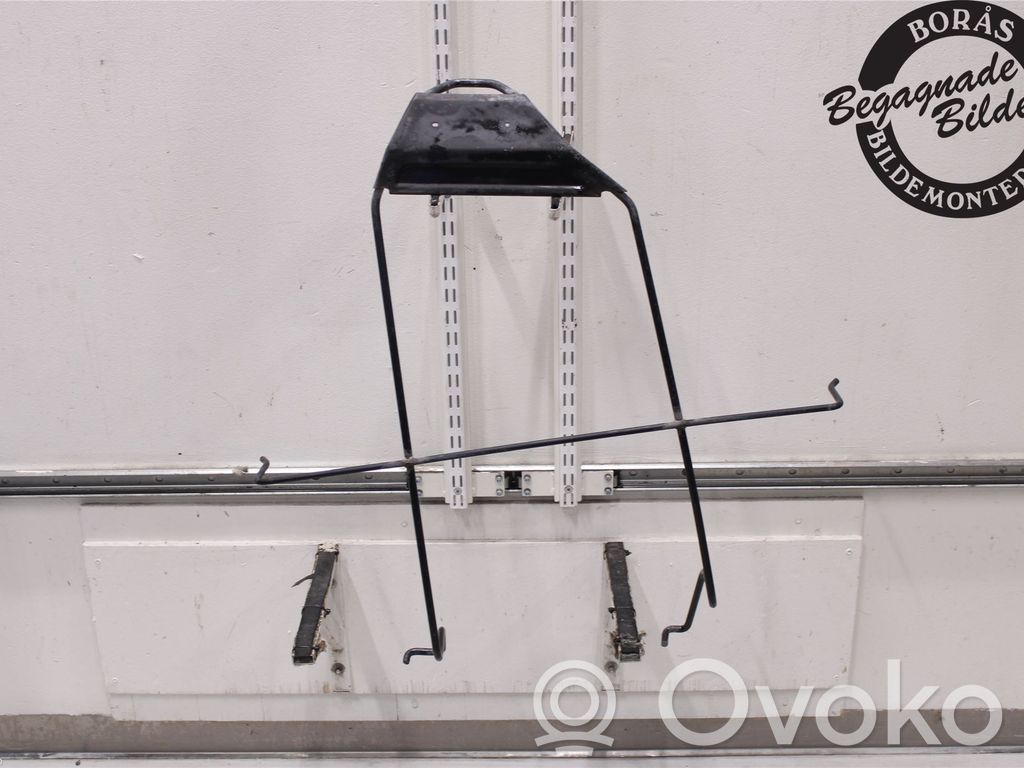 Peugeot Expert Spare wheel mounting bracket 