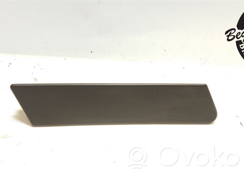 Nissan NV200 Front arch trim 