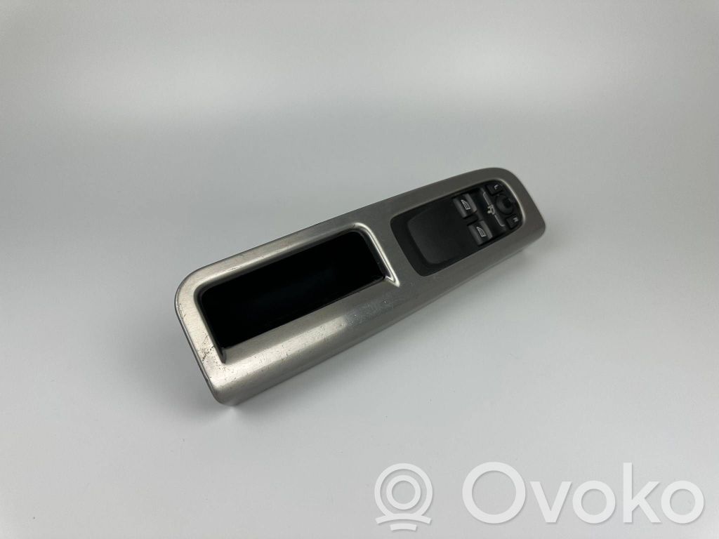 Electric window control switch   30710784,03451770,8663817