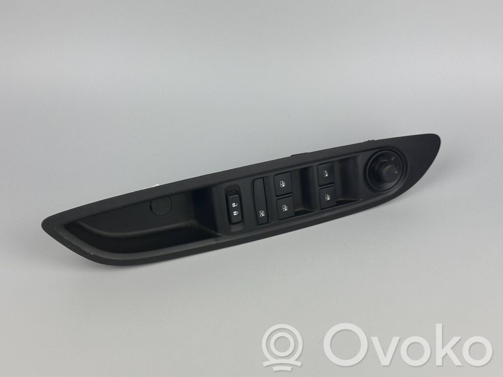 Buick Encore I Electric window control switch 