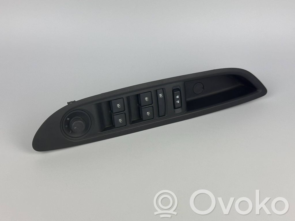 Buick Encore I Electric window control switch 
