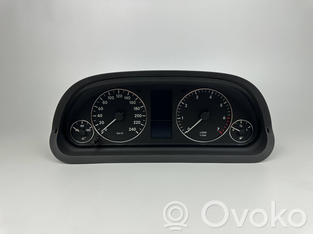 Mercedes-Benz A W169 Licznik / Prędkościomierz 