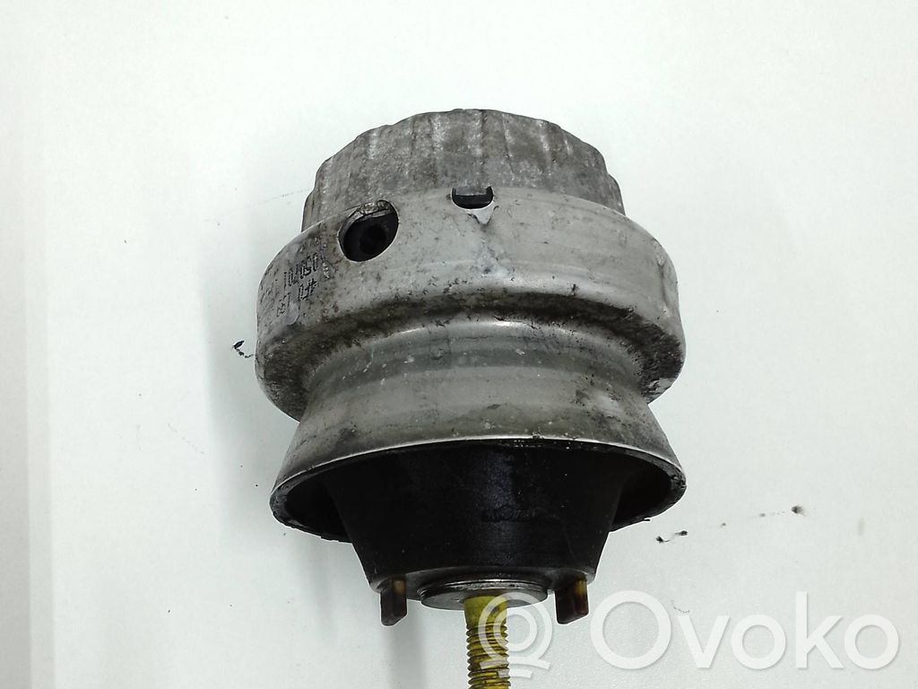 Audi A6 S6 C6 4F Engine mount bracket 