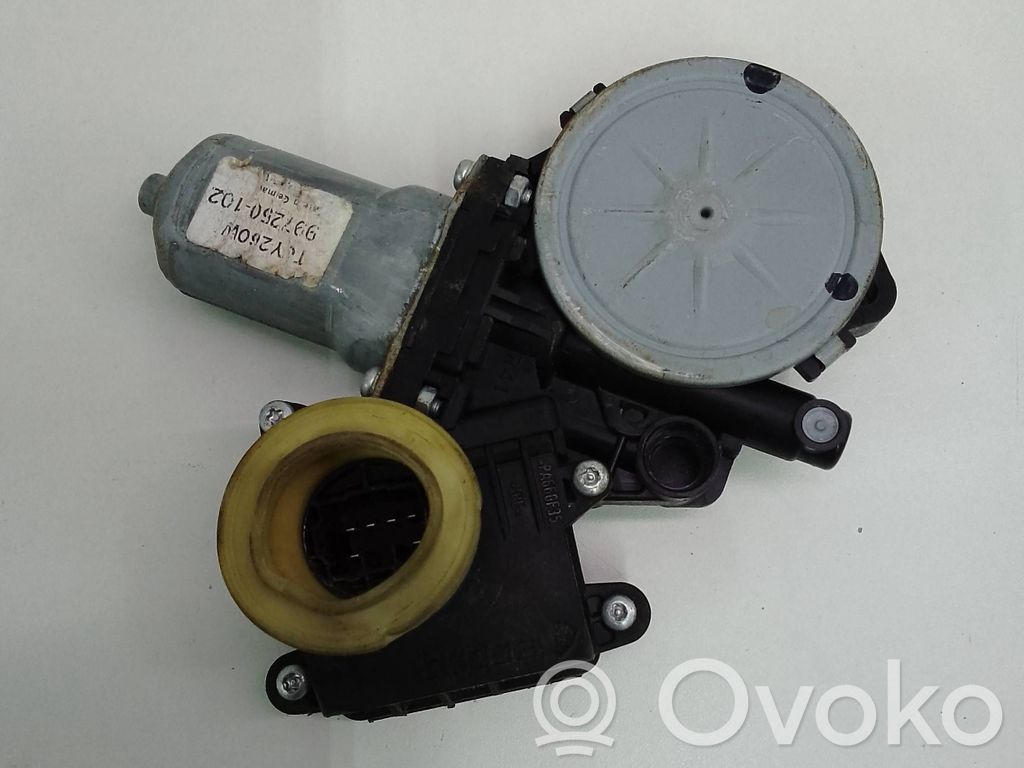Toyota Corolla Verso AR10 Motor del regulador de la ventanilla de la puerta delantera 