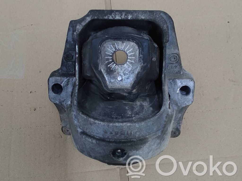 Engine mount bracket