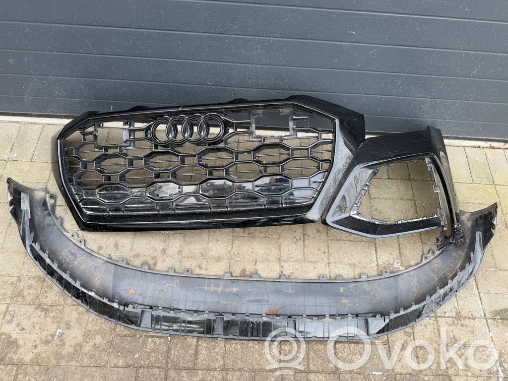 Audi RS Q8 Parachoques delantero 