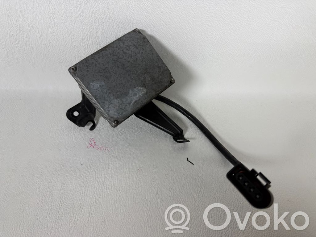 Audi TT Mk1 Ajovalojen virranrajoitinmoduuli Xenon 