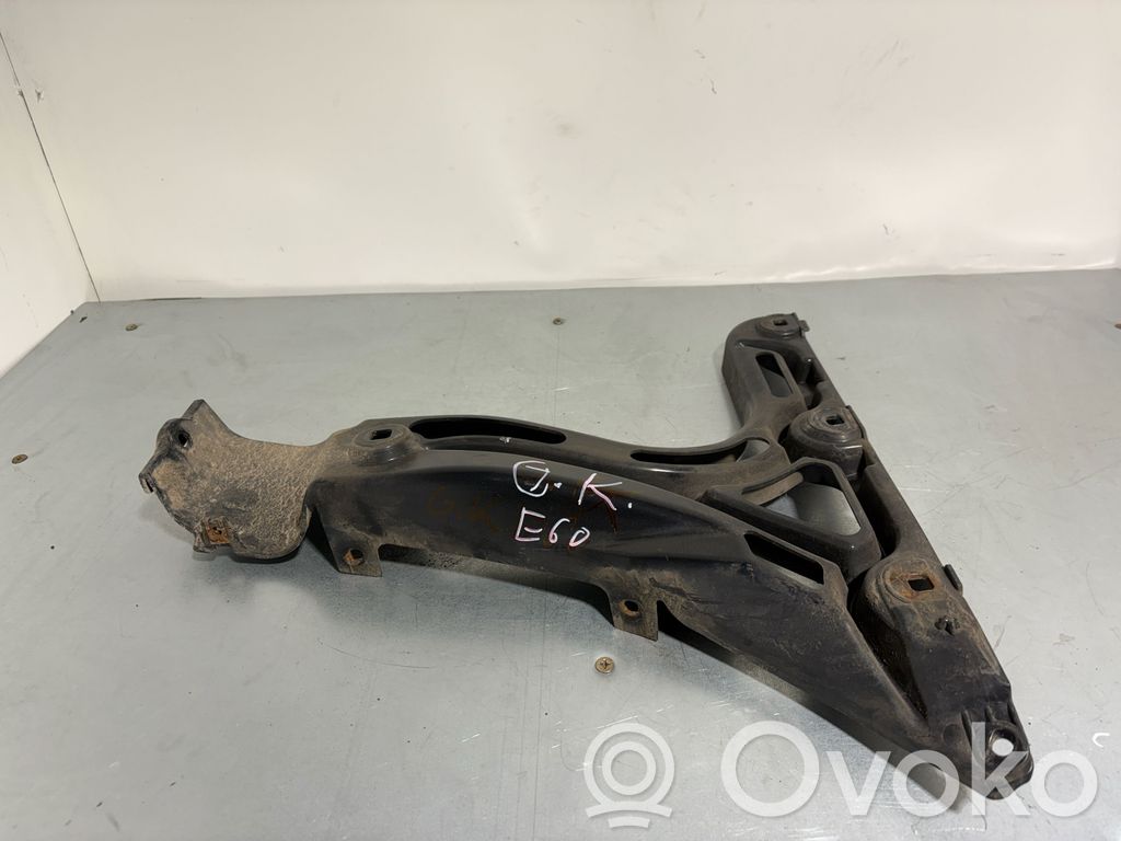BMW 5 E60 E61 Suport montare bară spate 