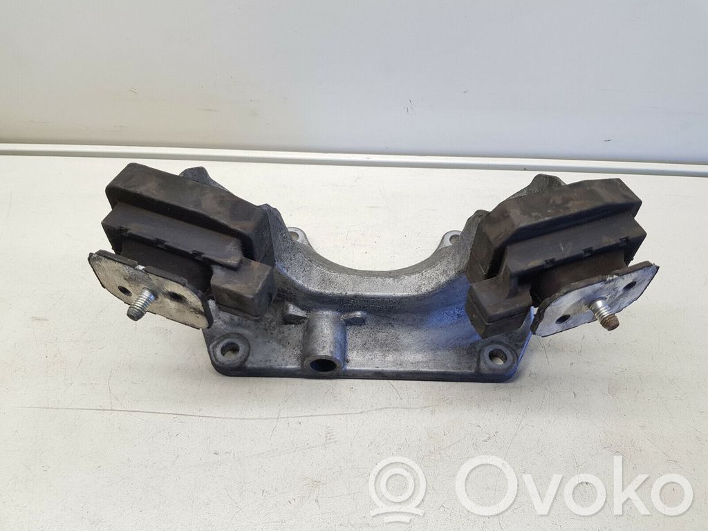 BMW 5 E60 E61 Gearbox mounting bracket 