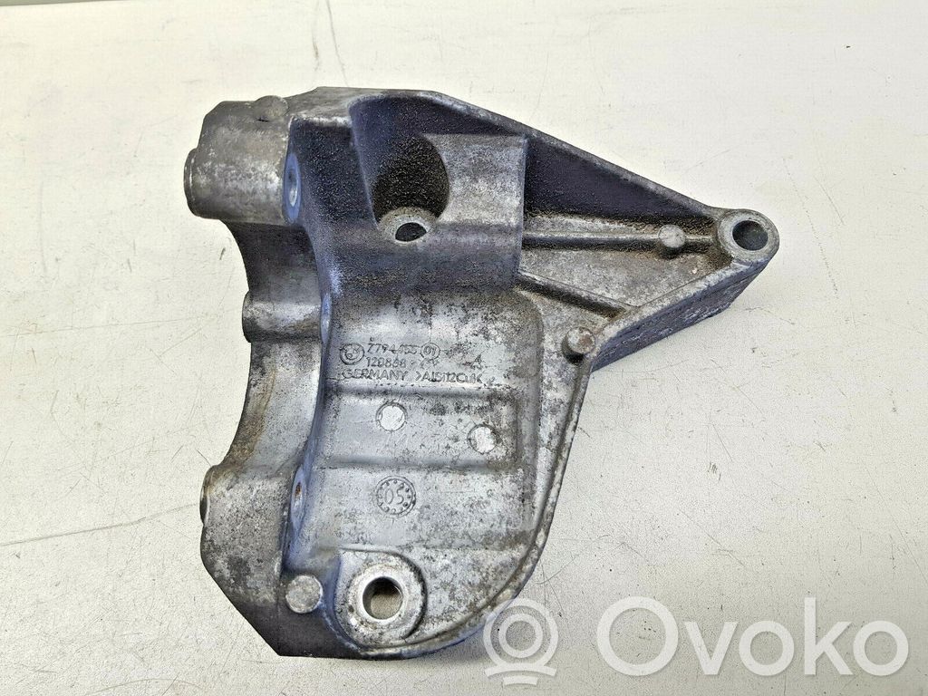 BMW 1 E81 E87 Power steering pump mounting bracket 
