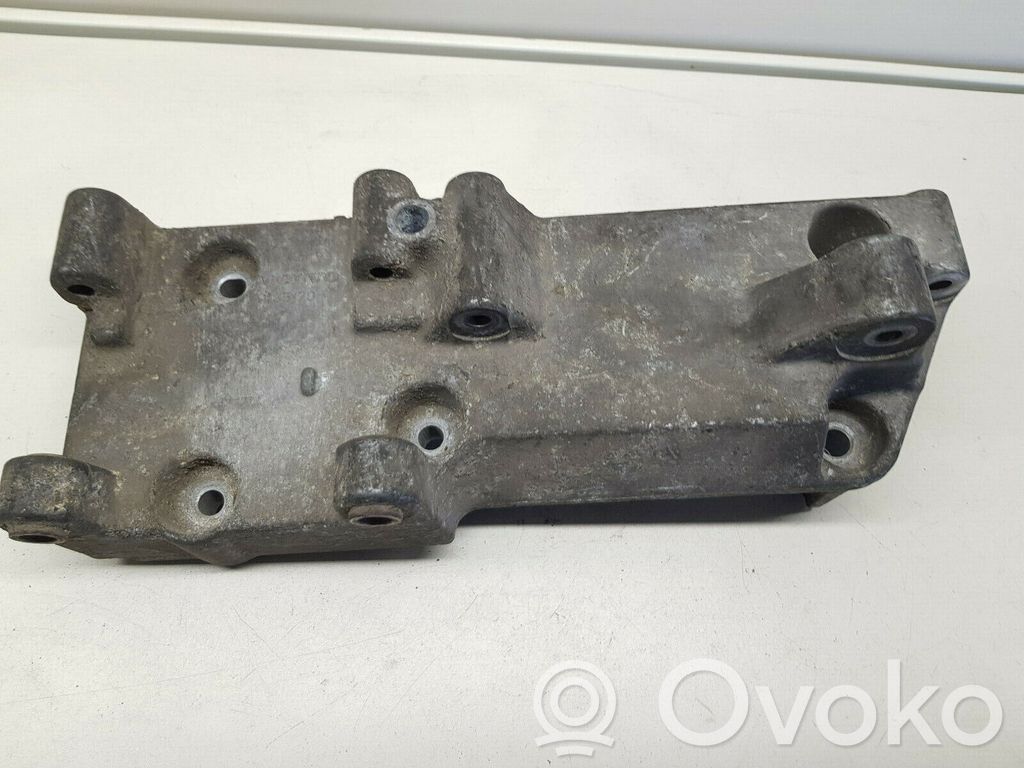 Volvo S70  V70  V70 XC Power steering pump mounting bracket 