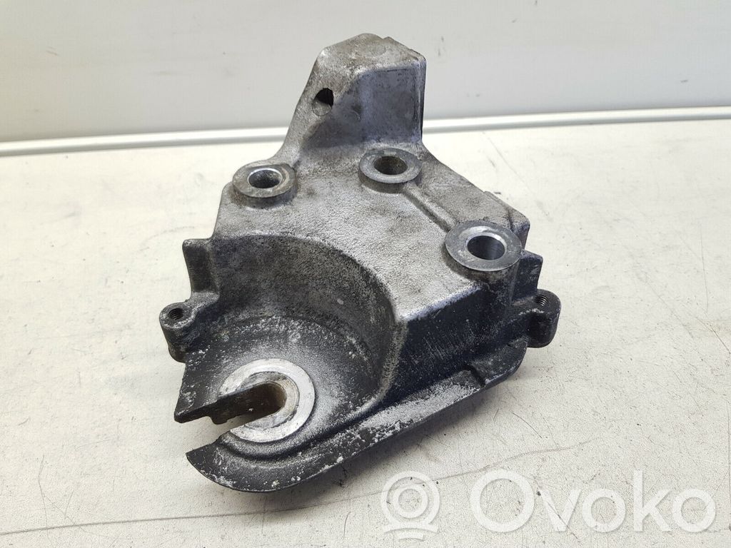 Citroen Jumpy Engine mounting bracket 