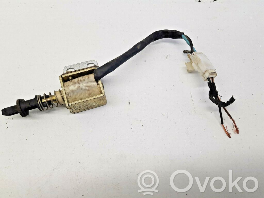 Alfa Romeo 166 Fuel tank cap lock 
