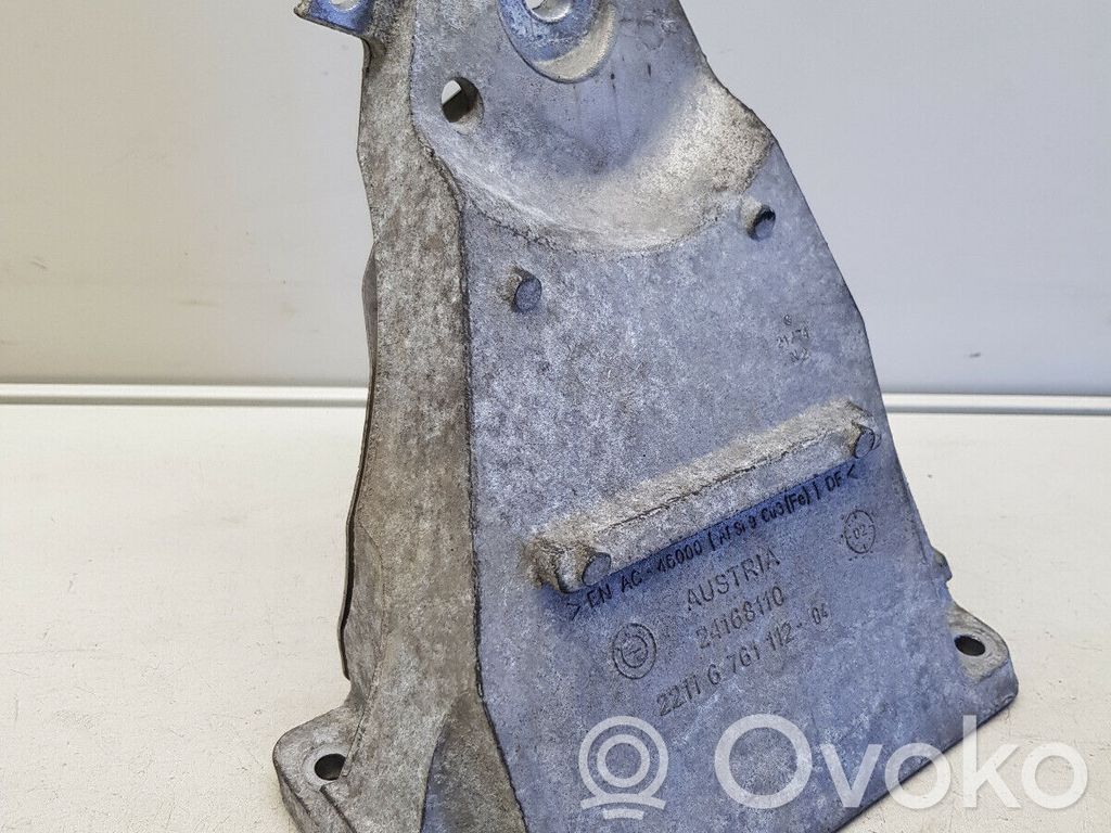 BMW 5 E60 E61 Engine mounting bracket 