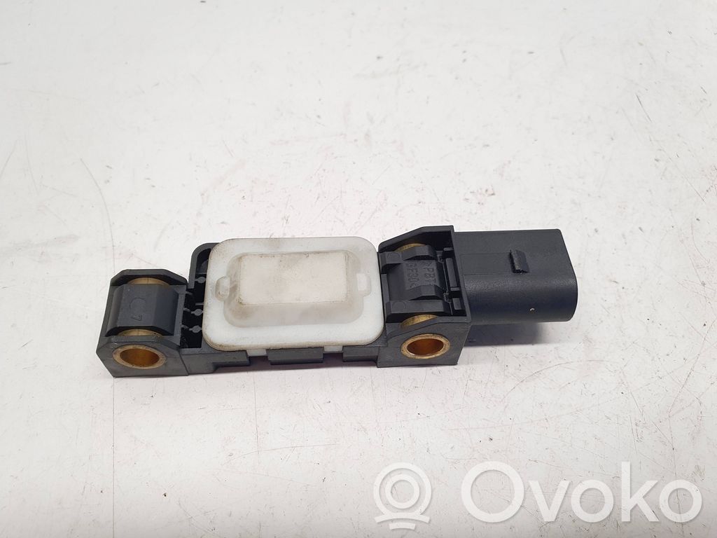 Volkswagen Touareg I Airbag deployment crash/impact sensor 