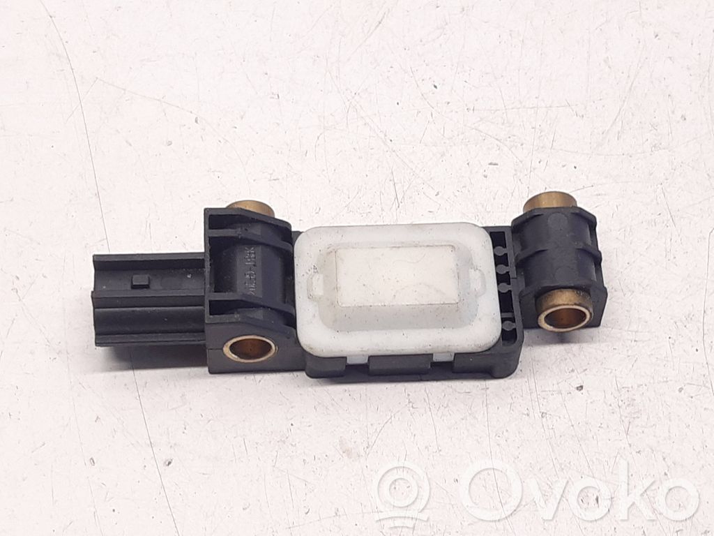 Audi A4 S4 B7 8E 8H Czujnik uderzenia Airbag 
