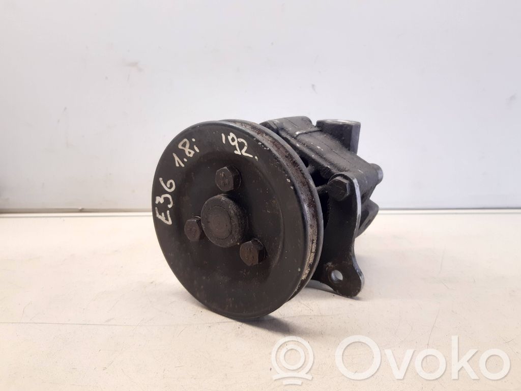 BMW 3 E36 Power steering pump 