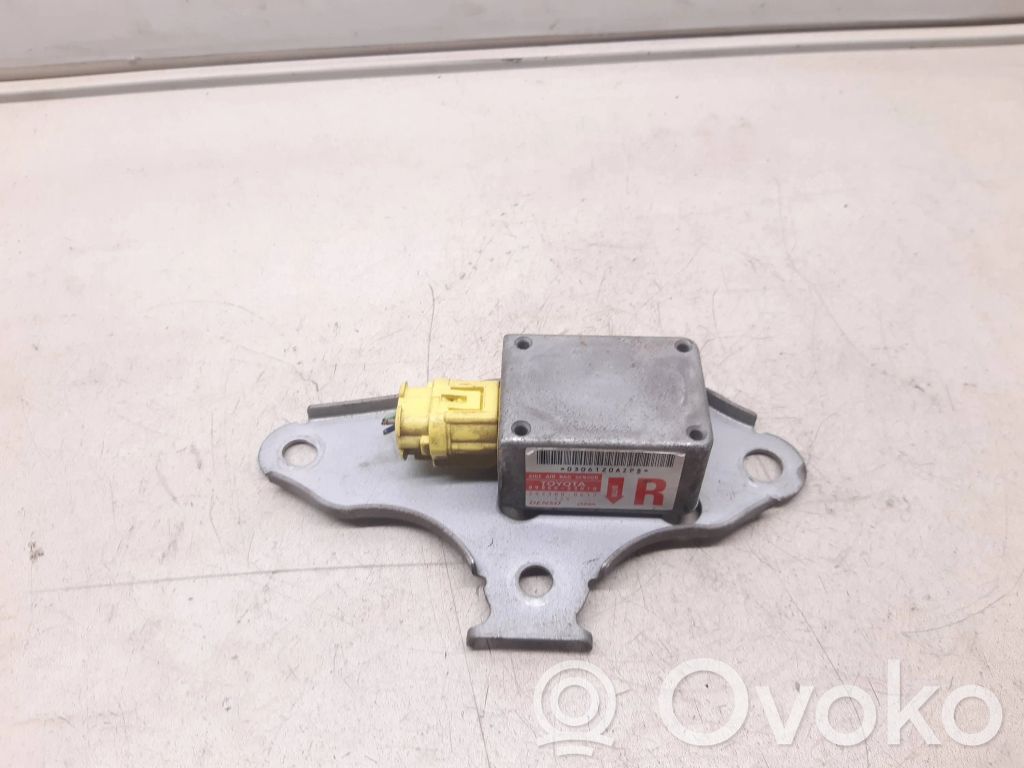 Lexus IS 200-300 Airbagsteuergerät 