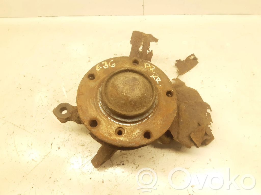 Front wheel hub spindle knuckle