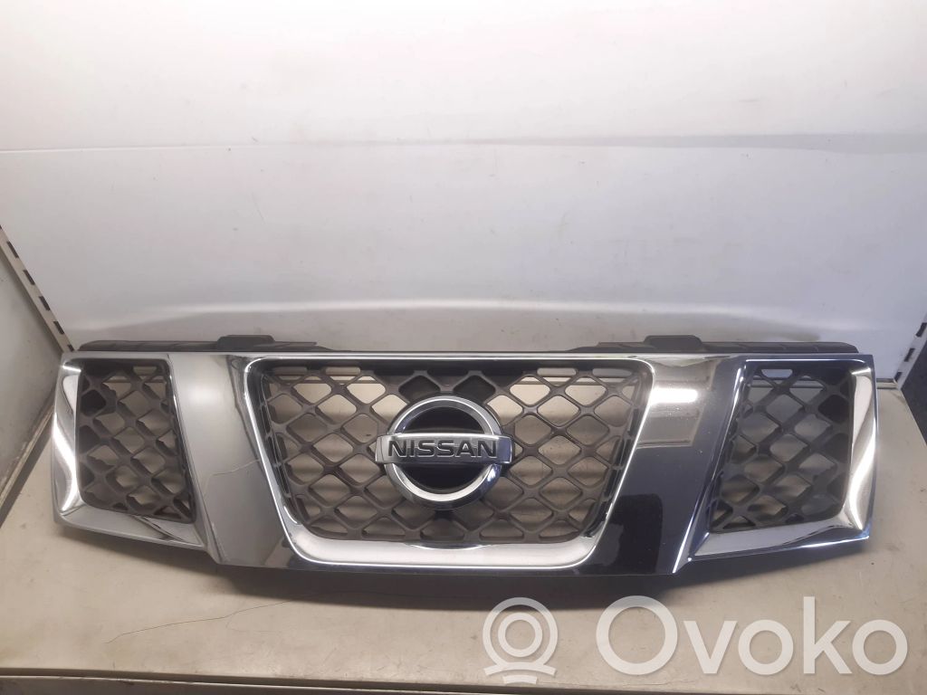 Nissan Navara D40 Front bumper upper radiator grill 