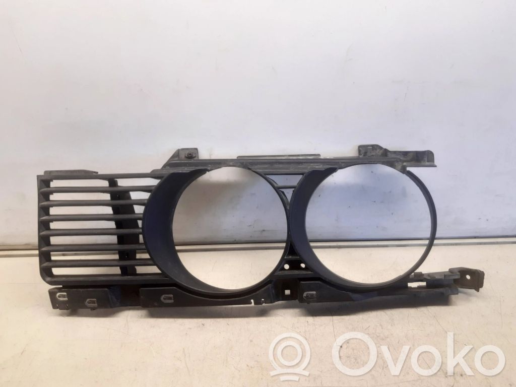 BMW 5 E34 Priekšējā luktura dekoratīvā apdare 
