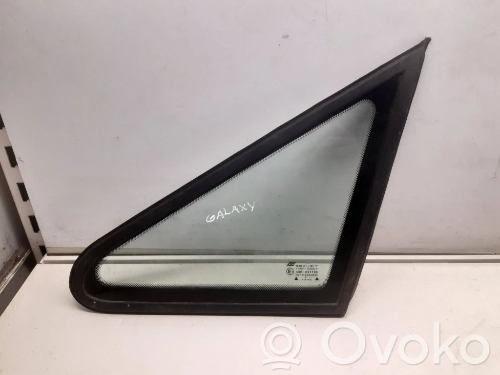 Front triangle window/glass