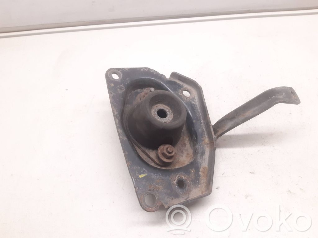 Peugeot 307 Engine mount bracket 