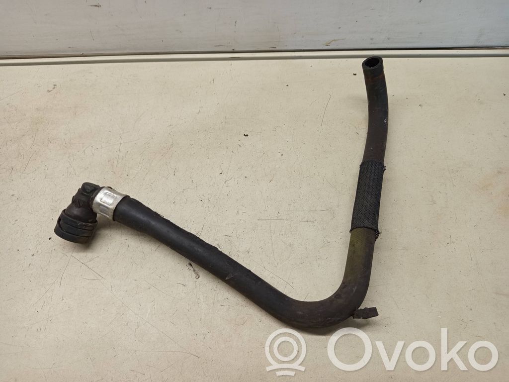 Coolant pipe/hose