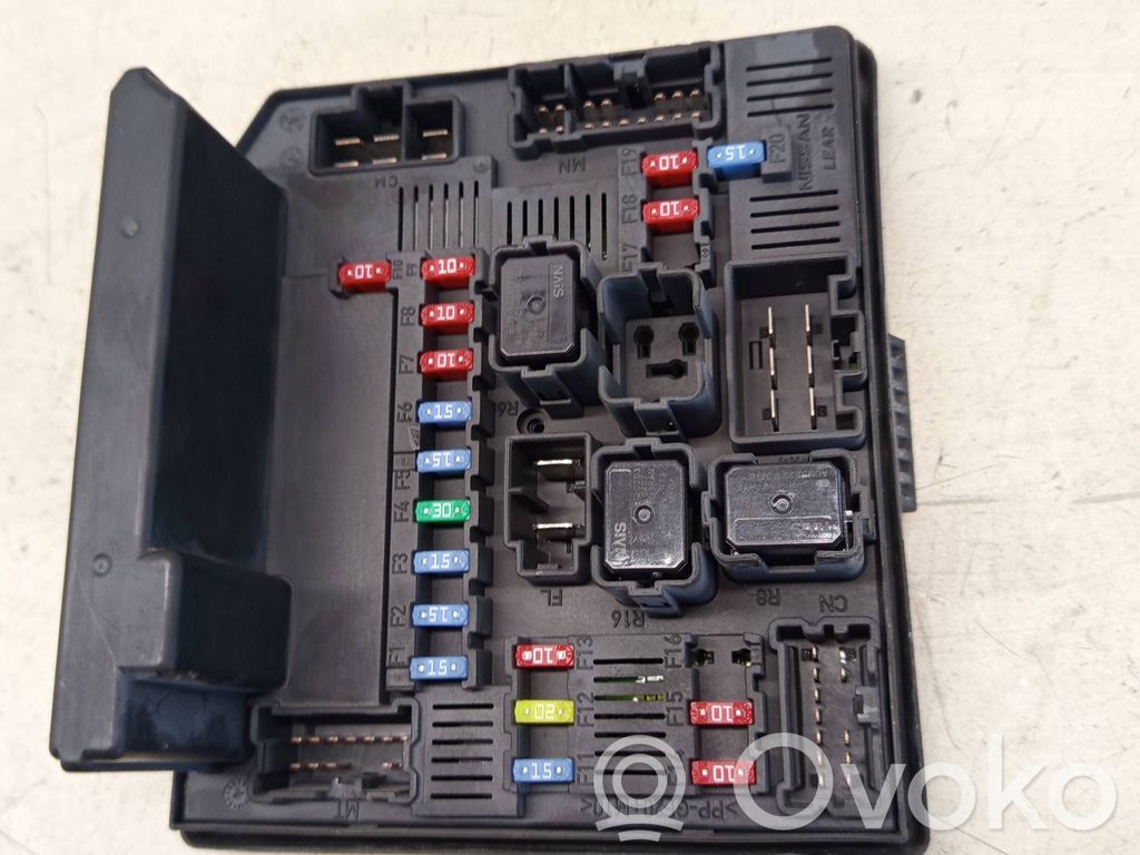 Nissan Qashqai+2 Módulo de fusible 