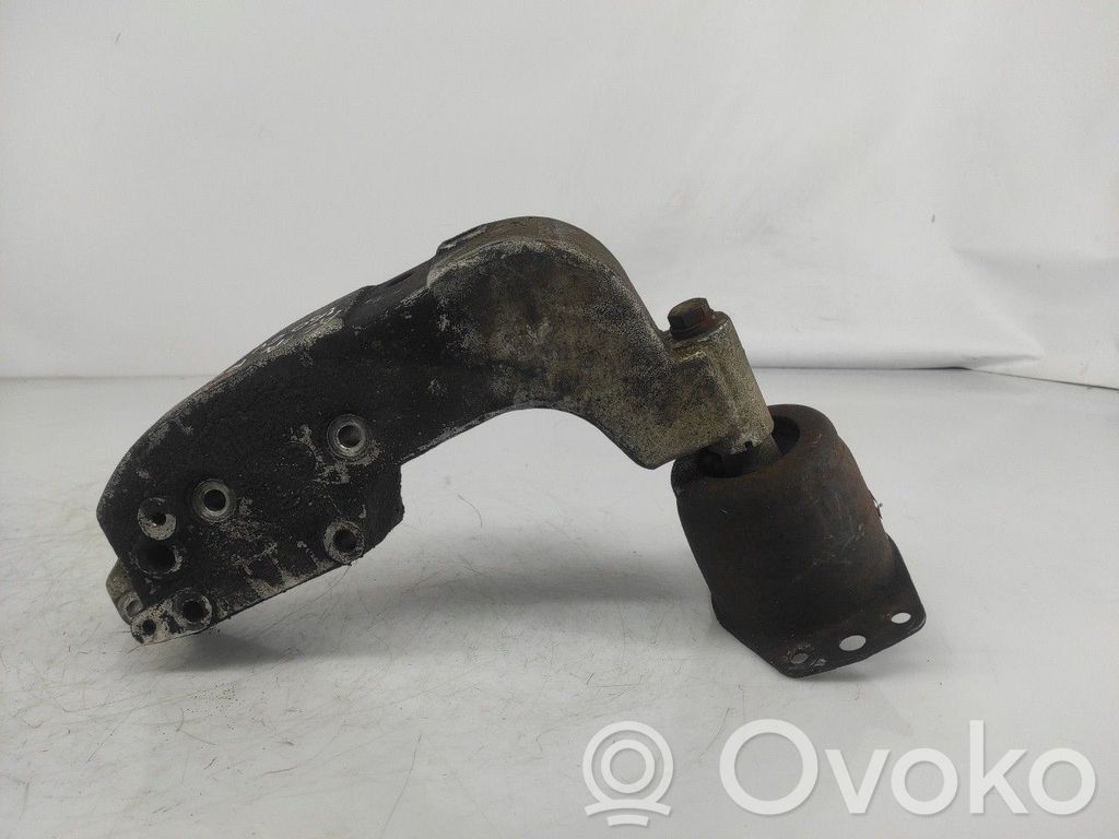 Engine mount bracket